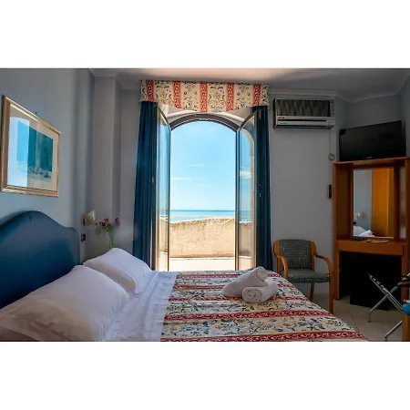 Hotel Bajamar 4*